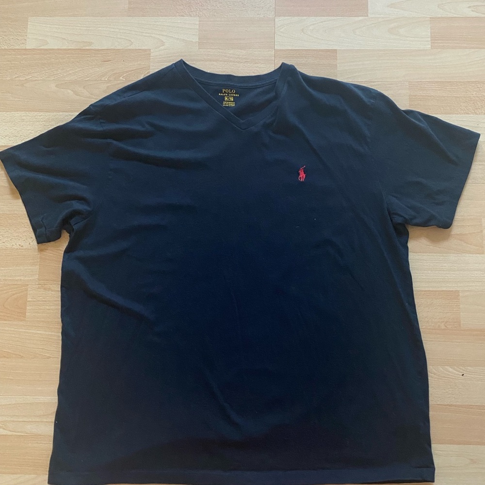 Polo Ralph Lauren
Classic Fit V-Neck T-Shirt Size XL
